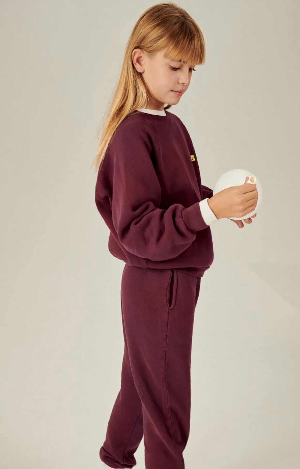 kinderjogginghose_izubird_3-7.webp American Vintage | Kinderjogginghose Izubird Burgunderrot Vintage